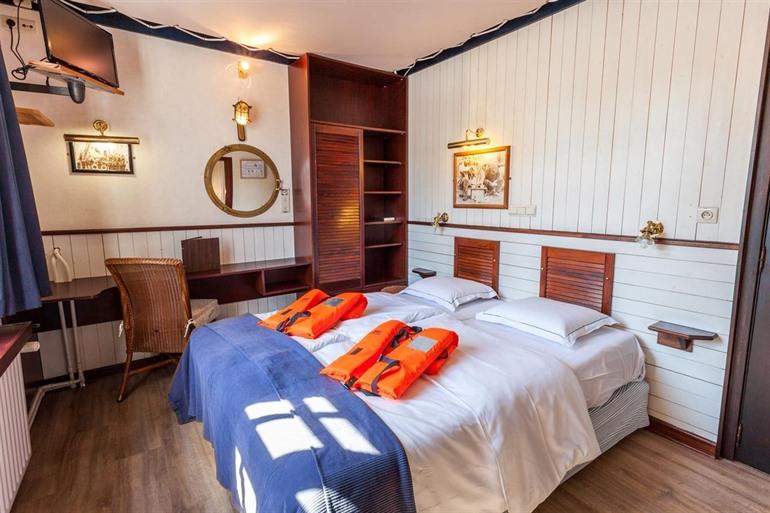 Boat Hotel De Barge 