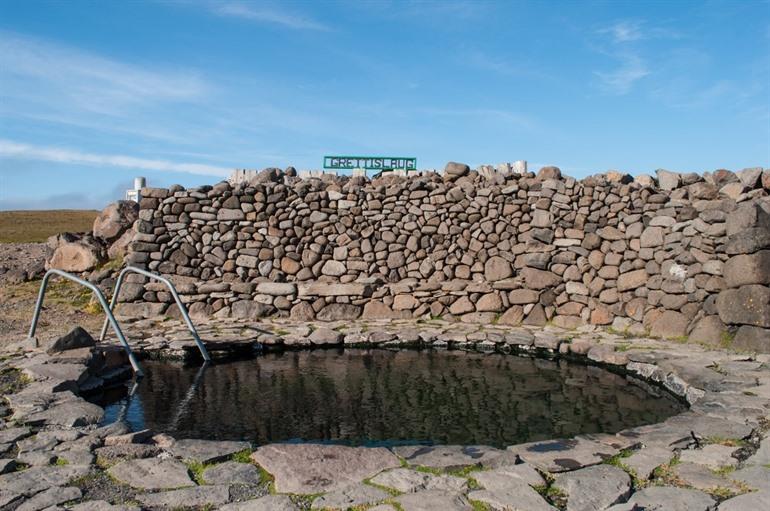 Hot spring Grettislaug