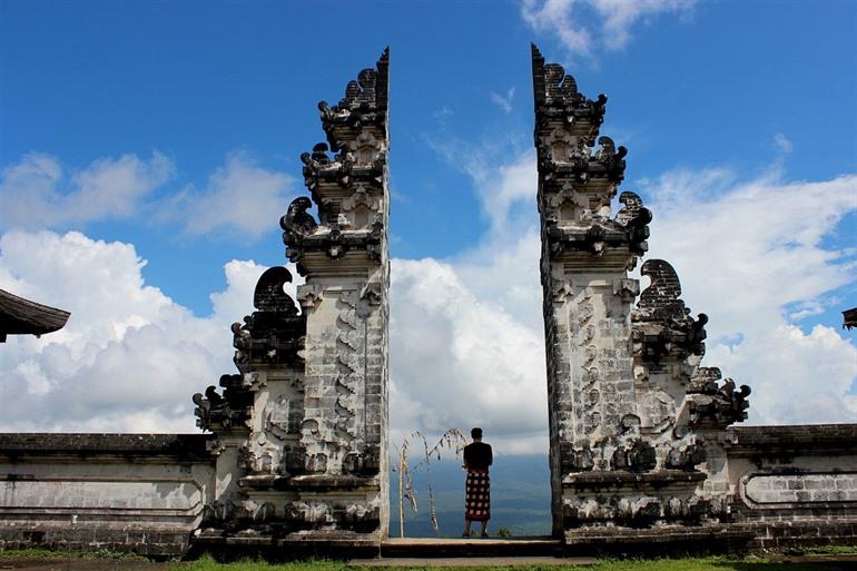 Lempuyang temple