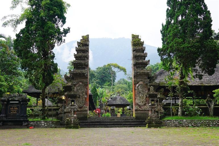 Pura Luhur Batukaru temple