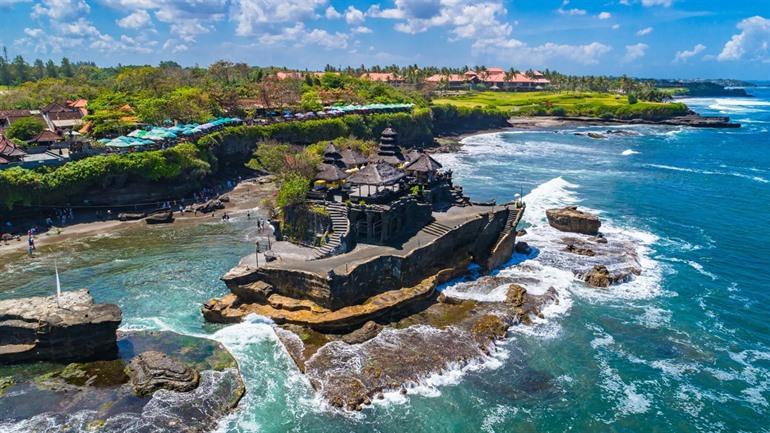 Pura Tanah Lot temple