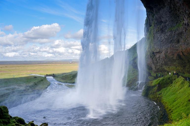 Seljalandsfoss waterfall