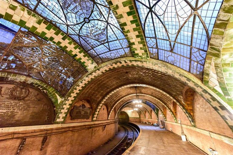 The deserted City Hall Station