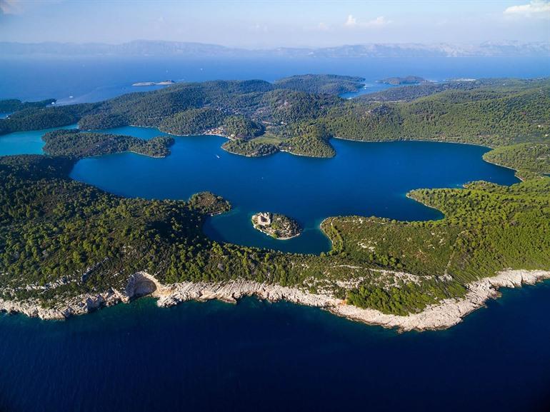 The lake and monastery of Mljet